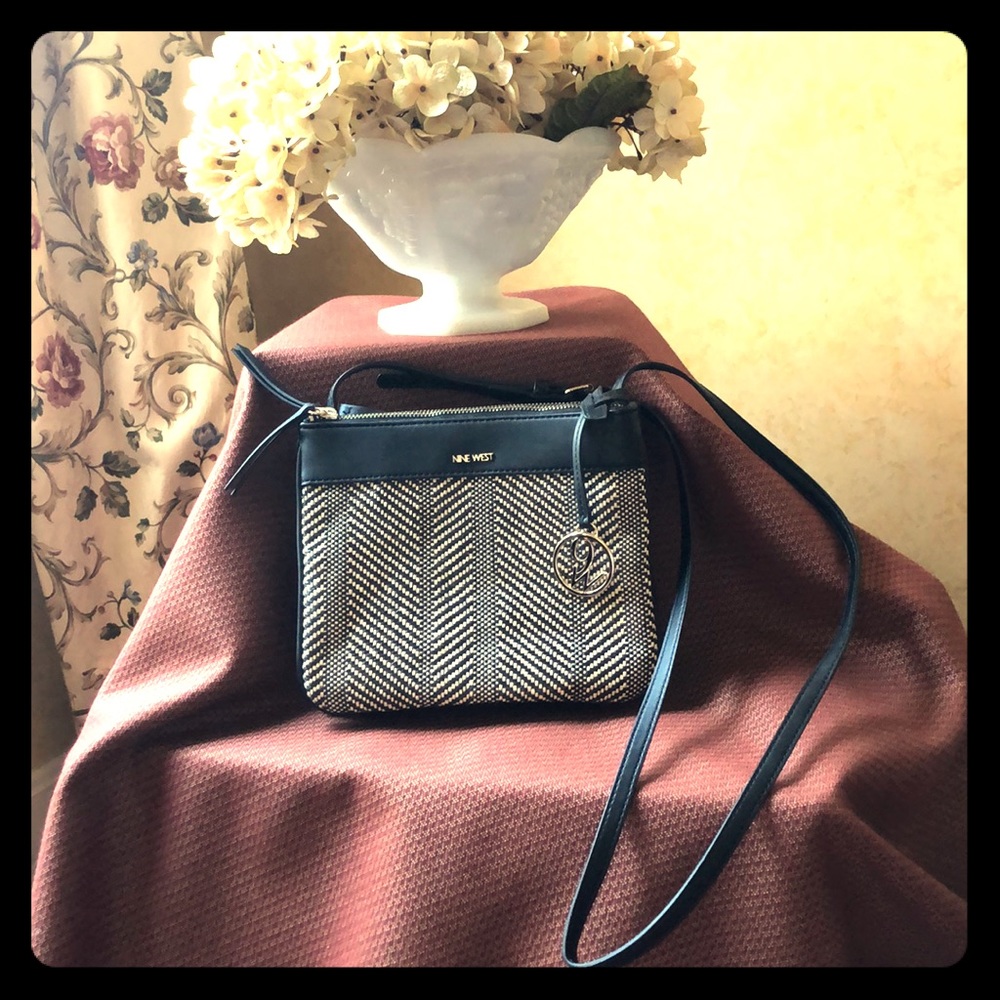 NWOT Nine West, Over the body purse.